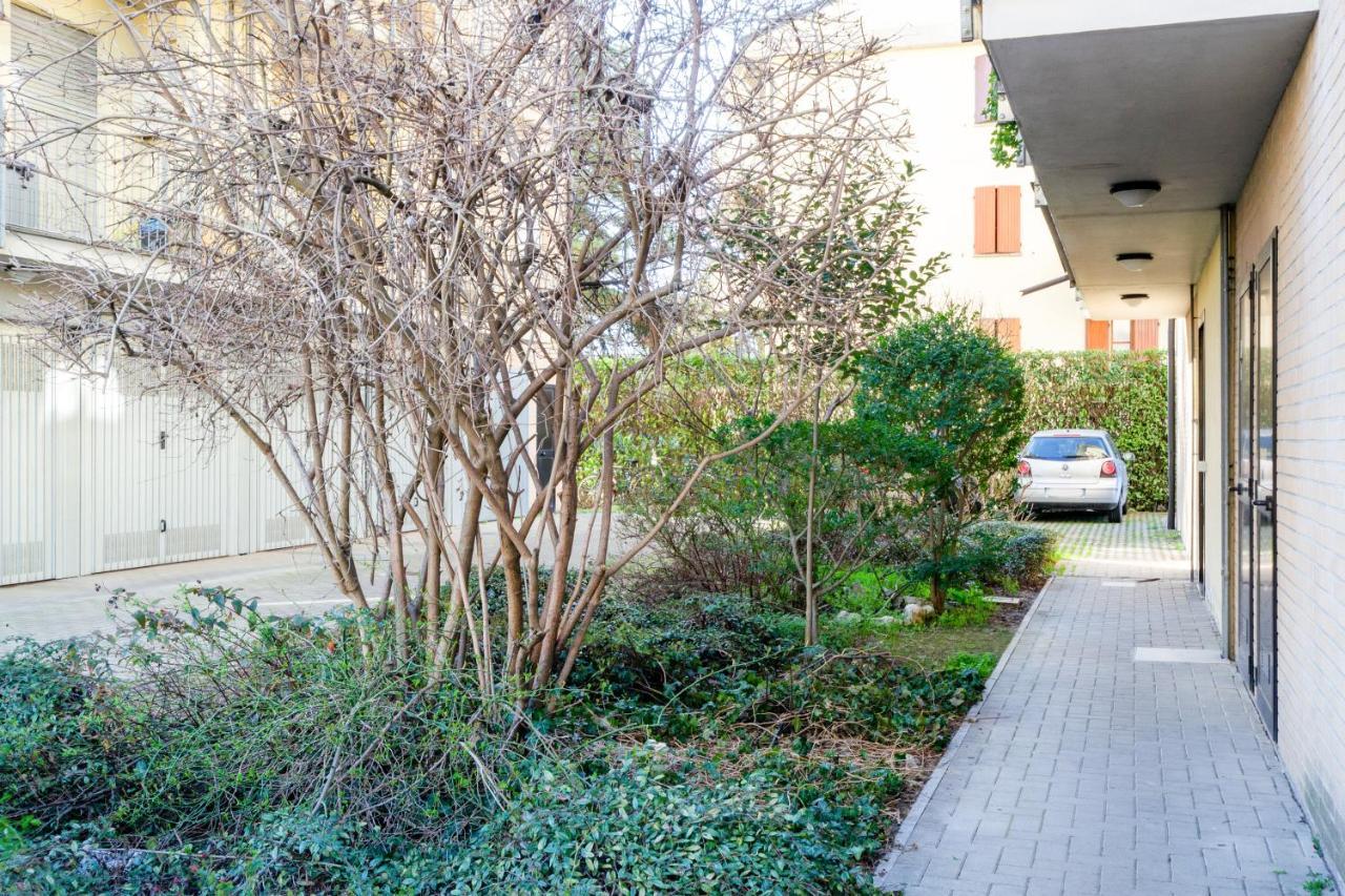 Parma Fiere Studio Con Parcheggio E Balcone Exterior photo